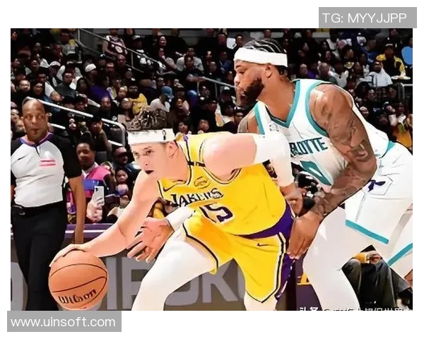 湖人队与黄蜂队历史交锋比分回顾及精彩瞬间分析